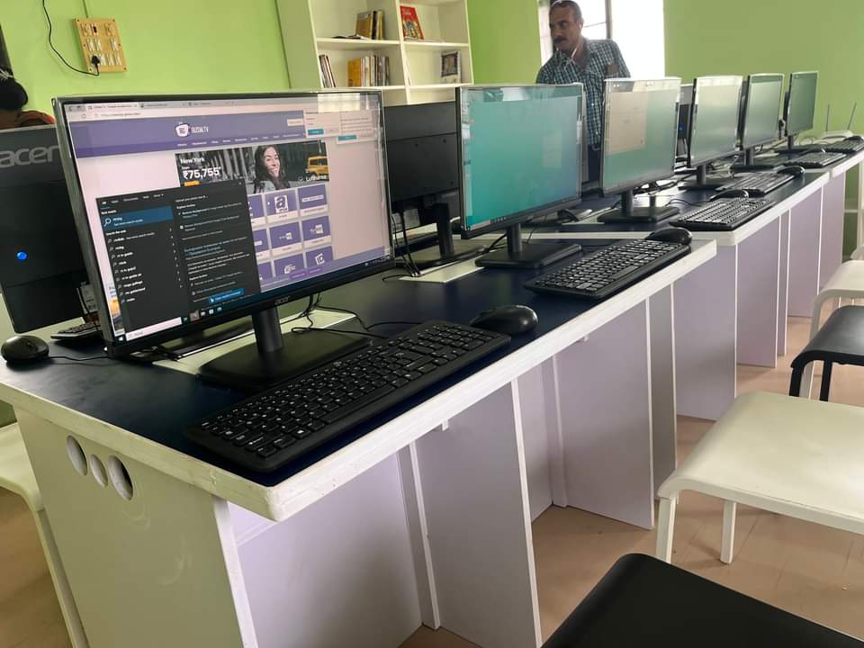 12pc Computer-Lab